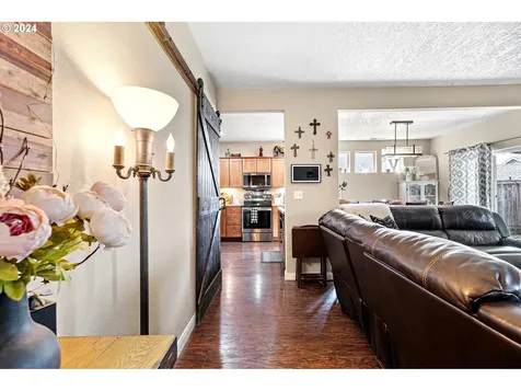 532 S 48th Place Springfield OR 97478