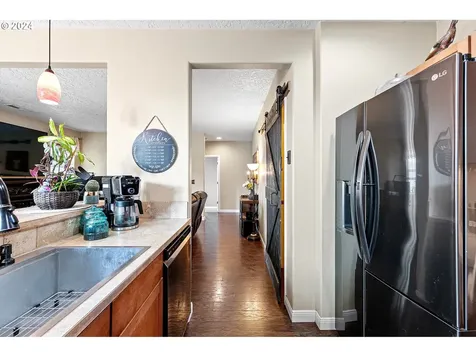 532 S 48th Place Springfield OR 97478