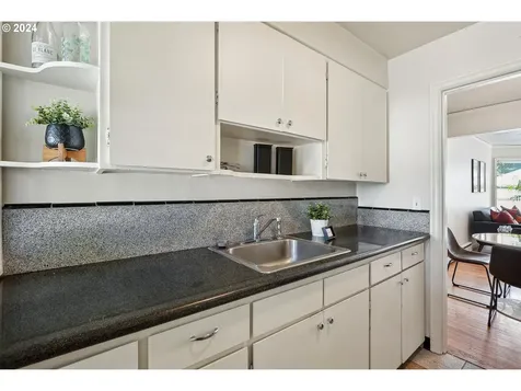 2415 Se 60th Avenue Portland OR 97206