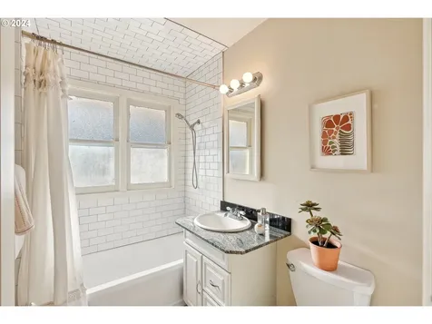 2415 Se 60th Avenue Portland OR 97206