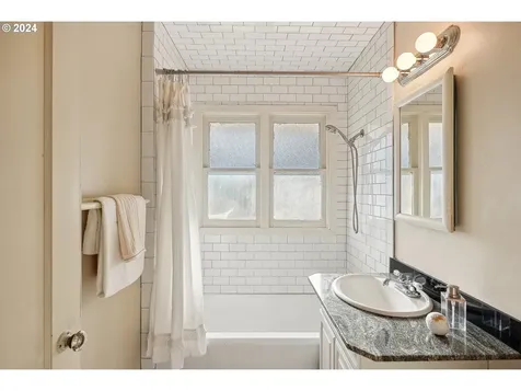 2415 Se 60th Avenue Portland OR 97206