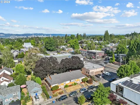 2415 Se 60th Avenue Portland OR 97206