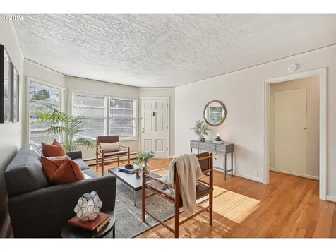 2415 Se 60th Avenue Portland OR 97206