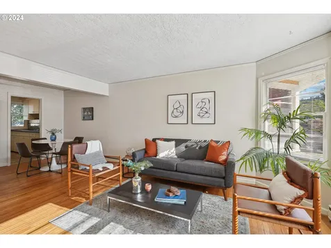 2415 Se 60th Avenue Portland OR 97206