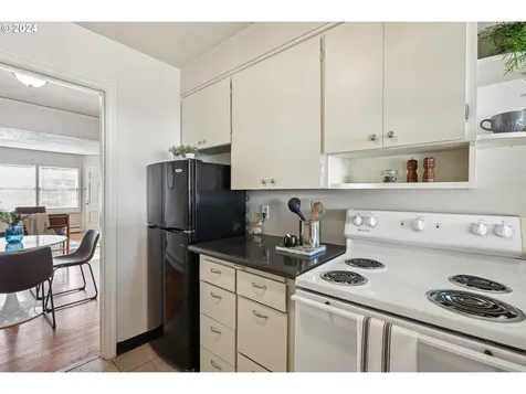 2415 Se 60th Avenue Portland OR 97206
