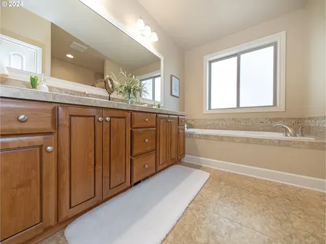 2527 Falls Street Forest Grove OR 97116