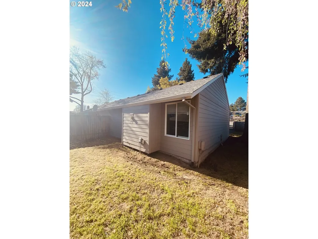 15795 SW Village Circle Beaverton OR 97007