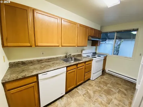 15795 SW Village Circle Beaverton OR 97007