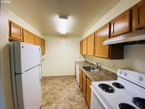 15795 SW Village Circle Beaverton OR 97007
