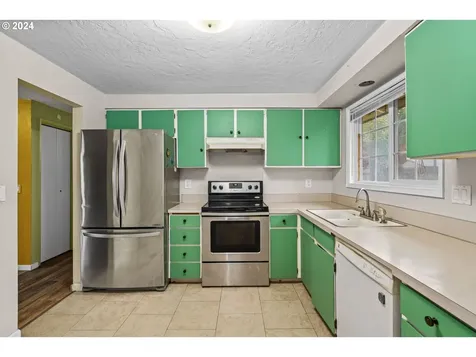 4861 Avalon Street Eugene OR 97402