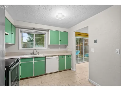4861 Avalon Street Eugene OR 97402
