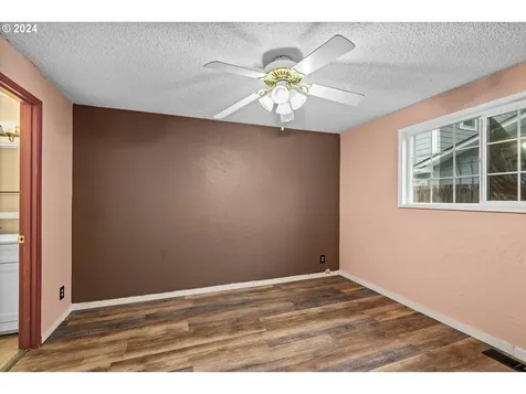 4861 Avalon Street Eugene OR 97402