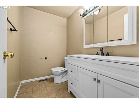 4861 Avalon Street Eugene OR 97402