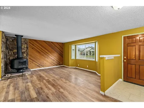 4861 Avalon Street Eugene OR 97402