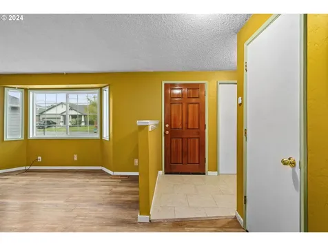4861 Avalon Street Eugene OR 97402