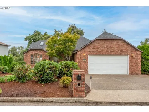 9901 SE Clatsop Street Portland OR 97266