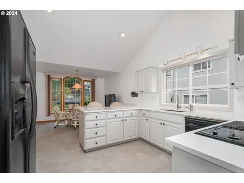 9901 SE Clatsop Street Portland OR 97266