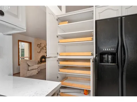9901 SE Clatsop Street Portland OR 97266