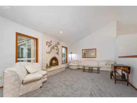 9901 SE Clatsop Street Portland OR 97266