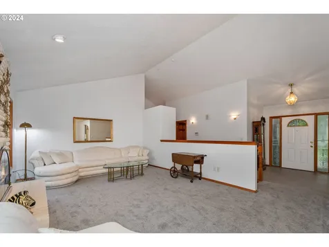 9901 SE Clatsop Street Portland OR 97266