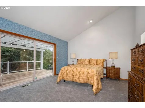 9901 SE Clatsop Street Portland OR 97266