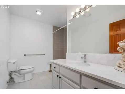 9901 SE Clatsop Street Portland OR 97266