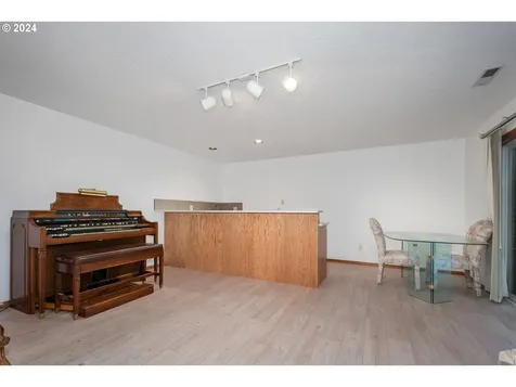 9901 SE Clatsop Street Portland OR 97266