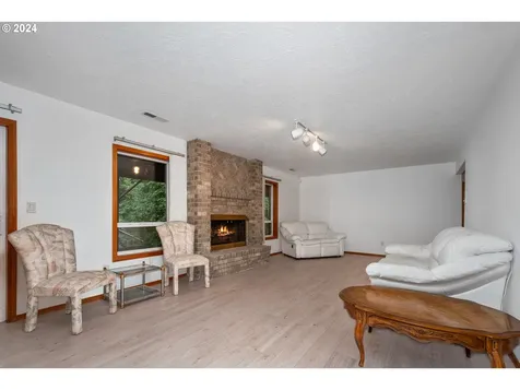 9901 SE Clatsop Street Portland OR 97266