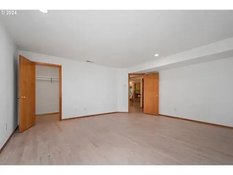 9901 SE Clatsop Street Portland OR 97266