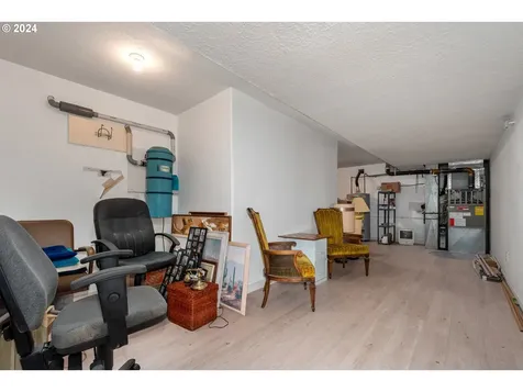 9901 SE Clatsop Street Portland OR 97266