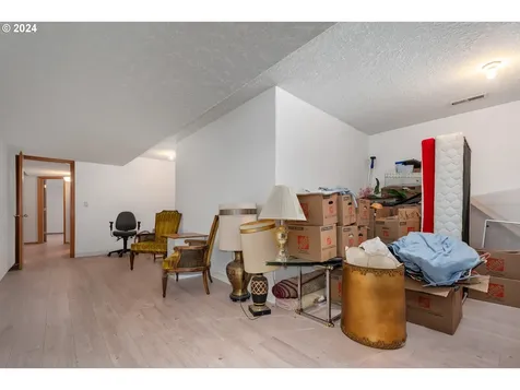 9901 SE Clatsop Street Portland OR 97266