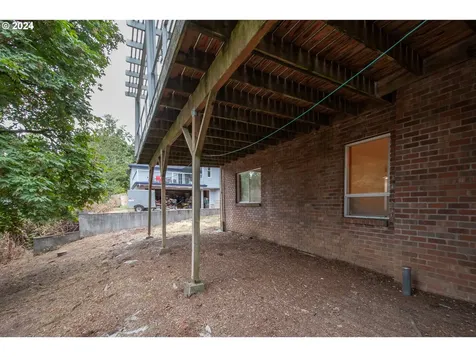 9901 SE Clatsop Street Portland OR 97266