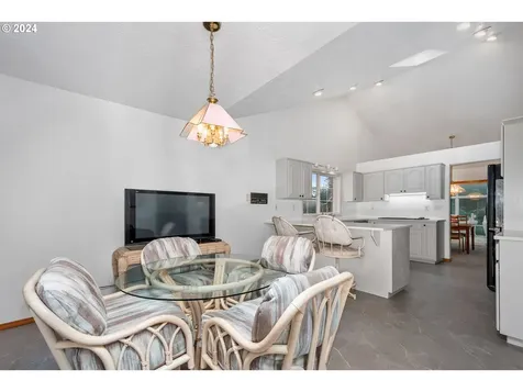 9901 SE Clatsop Street Portland OR 97266