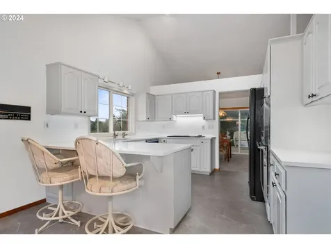 9901 SE Clatsop Street Portland OR 97266