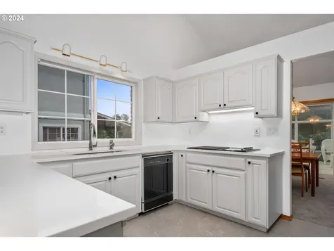 9901 SE Clatsop Street Portland OR 97266