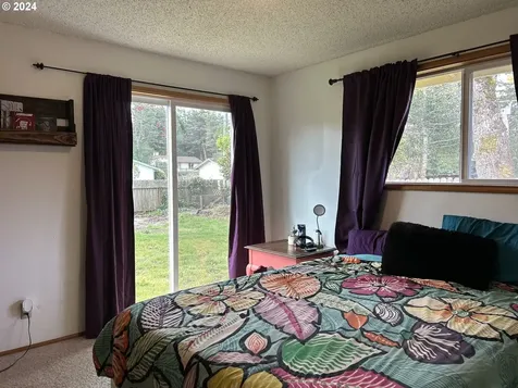 2104 17th Street Florence OR 97439