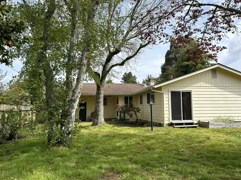 2104 17th Street Florence OR 97439