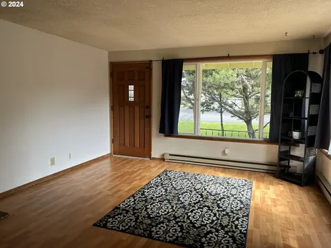 2104 17th Street Florence OR 97439