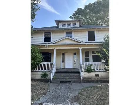 4910 N Vancouver Avenue Portland OR 97217