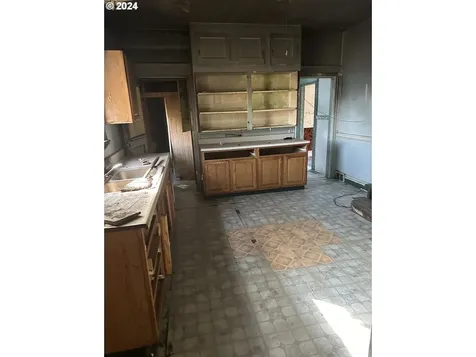 4910 N Vancouver Avenue Portland OR 97217
