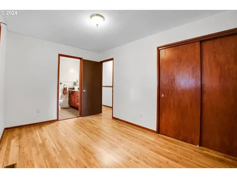 15300 NE Couch Court Portland OR 97230