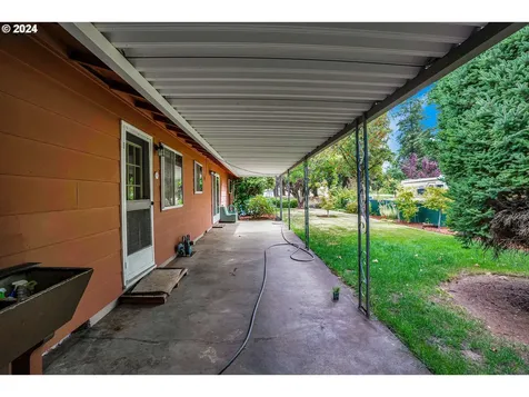 15300 NE Couch Court Portland OR 97230