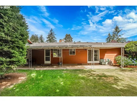15300 NE Couch Court Portland OR 97230