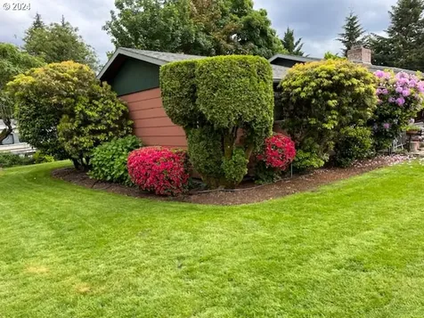 15300 NE Couch Court Portland OR 97230