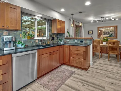 1783 Winchester Street NW Salem OR 97304