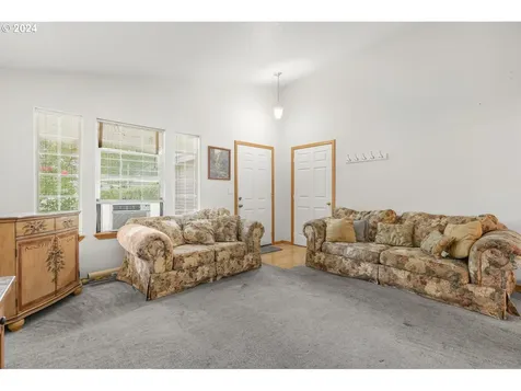 616 S River Street Newberg OR 97132
