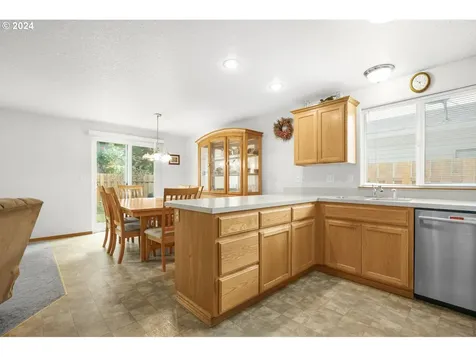 616 S River Street Newberg OR 97132