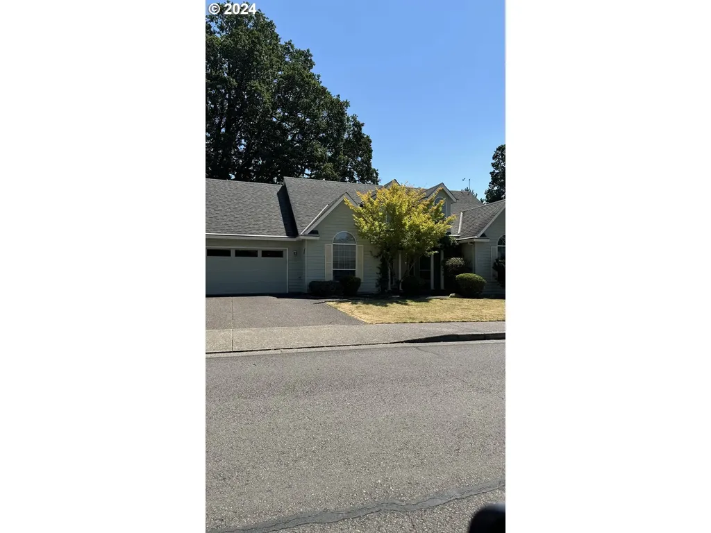 1945 N Westlake Loop Newberg OR 97132