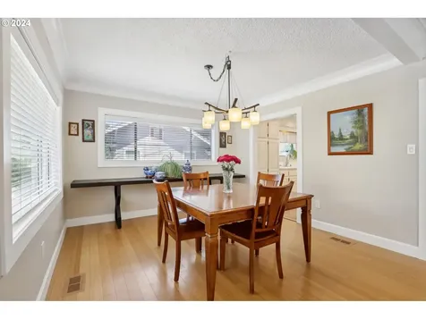 1570 Holly Street West Linn OR 97068