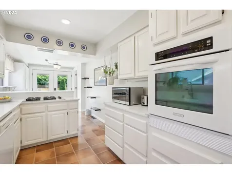 1570 Holly Street West Linn OR 97068